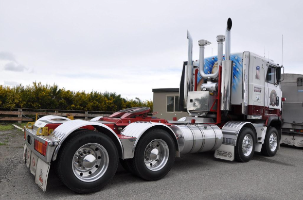 How to Diagnose Fuel Delivery Problems in Mack Diesel Trucks